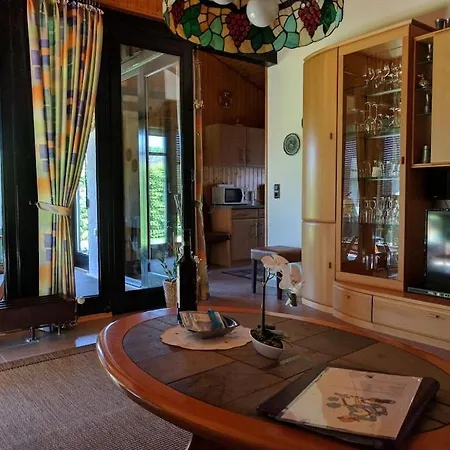 Semesterbostad Eul F5 With Winter Garden