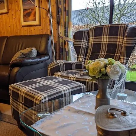 Semesterbostad Eul F5 With Winter Garden *