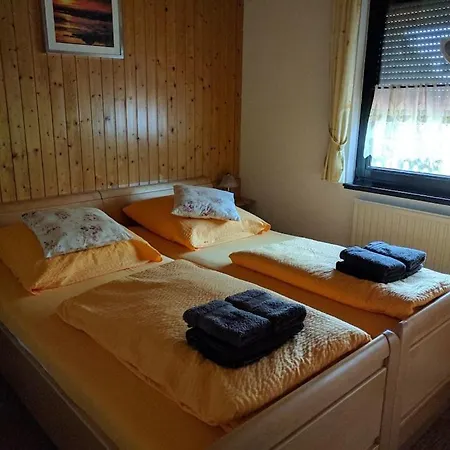 Semesterbostad Eul F5 With Winter Garden *